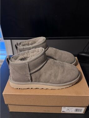 UGG Woman’s Classic Ultra Mini Suede Shearling boots - Gray-green tone color